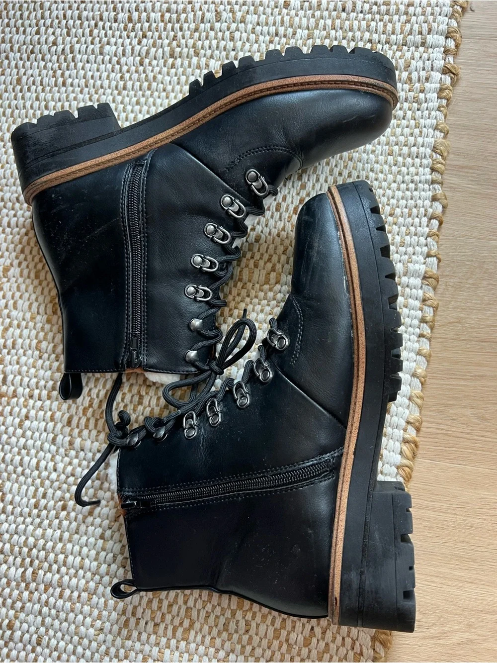 American Eagle Outfitters sturdy lace